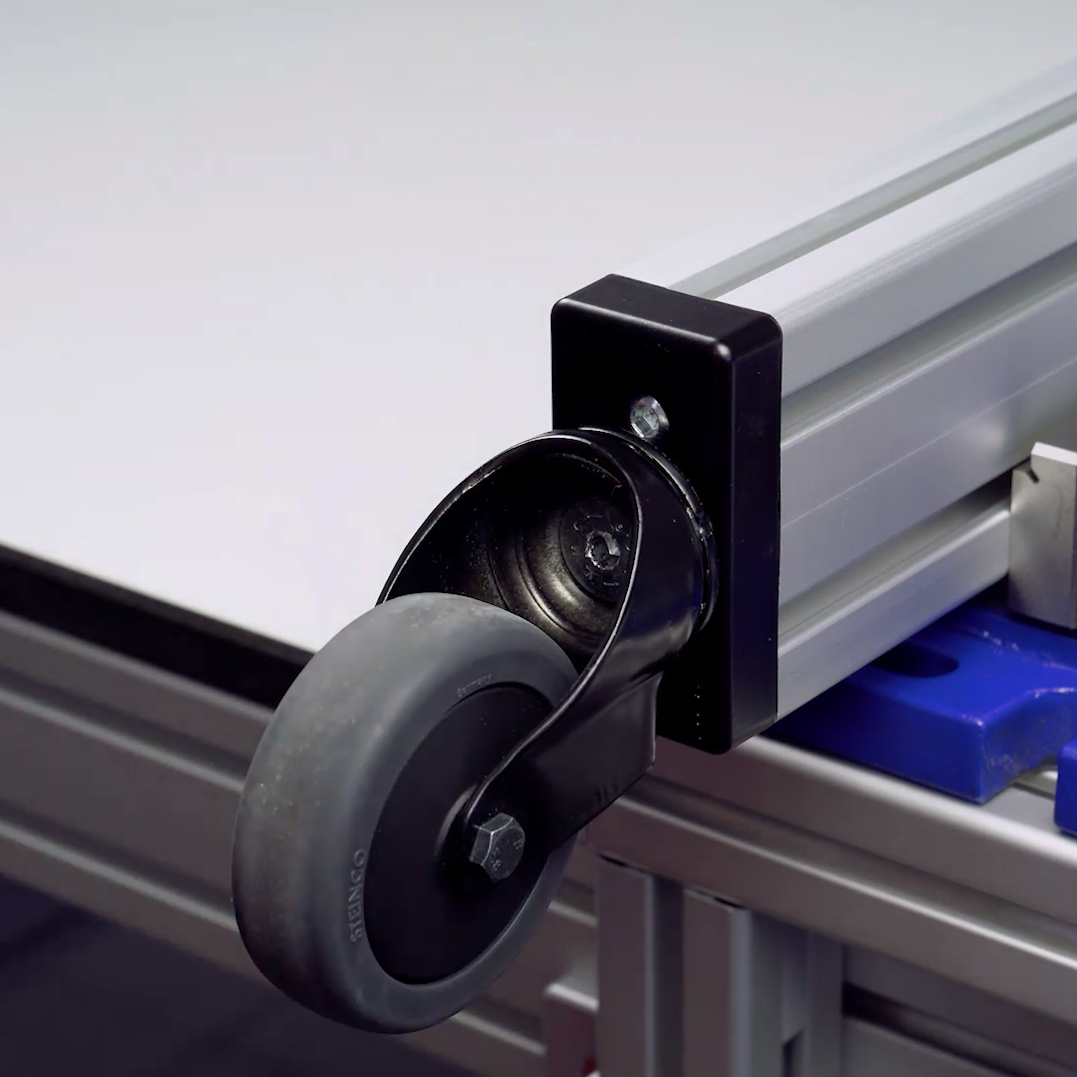 Open 7223EN - Installing the Castor D75 swivel on a base plate